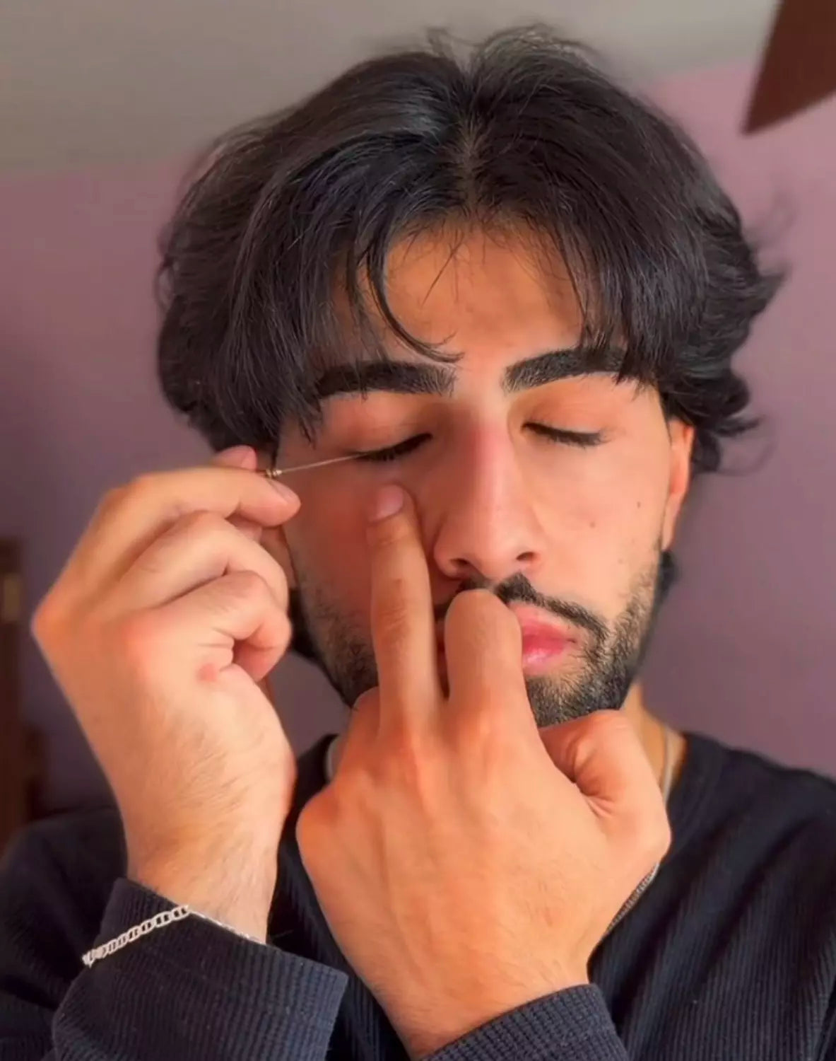 مكحلة نحاس نقي 100% بتصميم سعودي فاخر -استخدام وتعبئه وتنظيف سهل مع خاصية الفك والتركيب والغلق المحكم -بمرود نحاس ناعم وآمن على العين، يساعد على تطبيق الكحل بسهولة