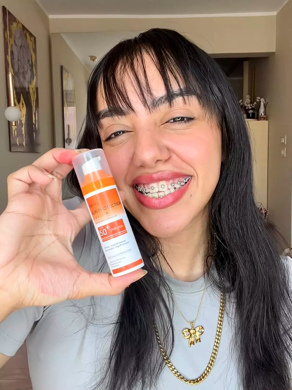 صن بروتيكشن لوشن صن سكرين طبي للحماية من اشعة الشمس SPF 50+ UVA / UVB بدون وايت كاست بدون ملمس دهني - مناسب كل انواع البشره حتي الدهنيه والحساسه