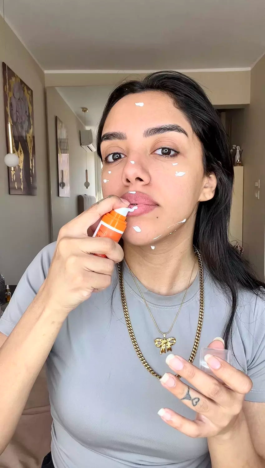 صن بروتيكشن لوشن صن سكرين طبي للحماية من اشعة الشمس SPF 50+ UVA / UVB بدون وايت كاست بدون ملمس دهني - مناسب كل انواع البشره حتي الدهنيه والحساسه