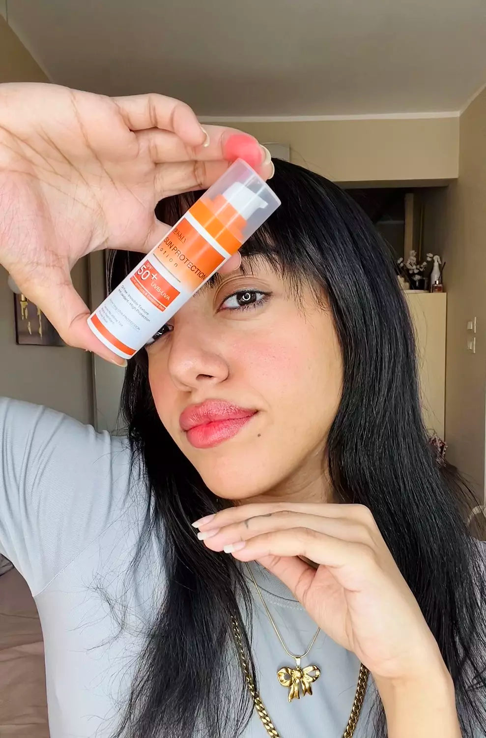 صن بروتيكشن لوشن صن سكرين طبي للحماية من اشعة الشمس SPF 50+ UVA / UVB بدون وايت كاست بدون ملمس دهني - مناسب كل انواع البشره حتي الدهنيه والحساسه