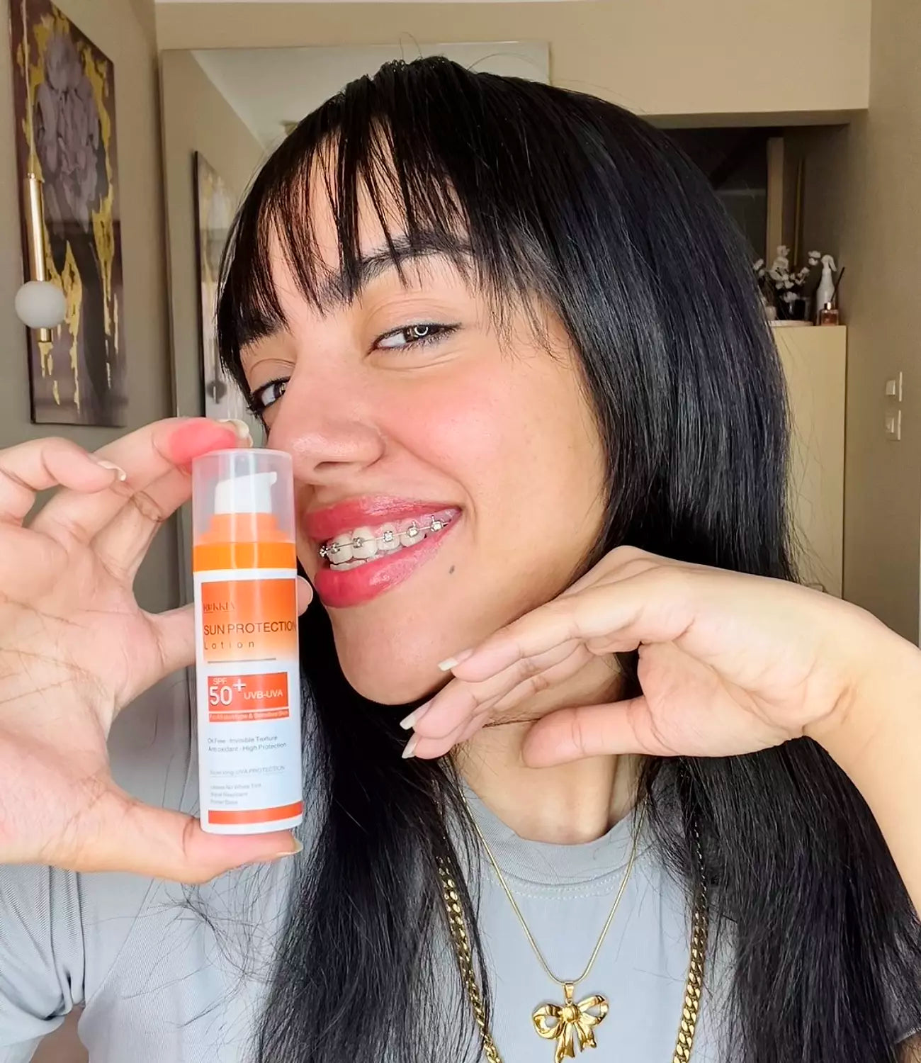 صن بروتيكشن لوشن صن سكرين طبي للحماية من اشعة الشمس SPF 50+ UVA / UVB بدون وايت كاست بدون ملمس دهني - مناسب كل انواع البشره حتي الدهنيه والحساسه