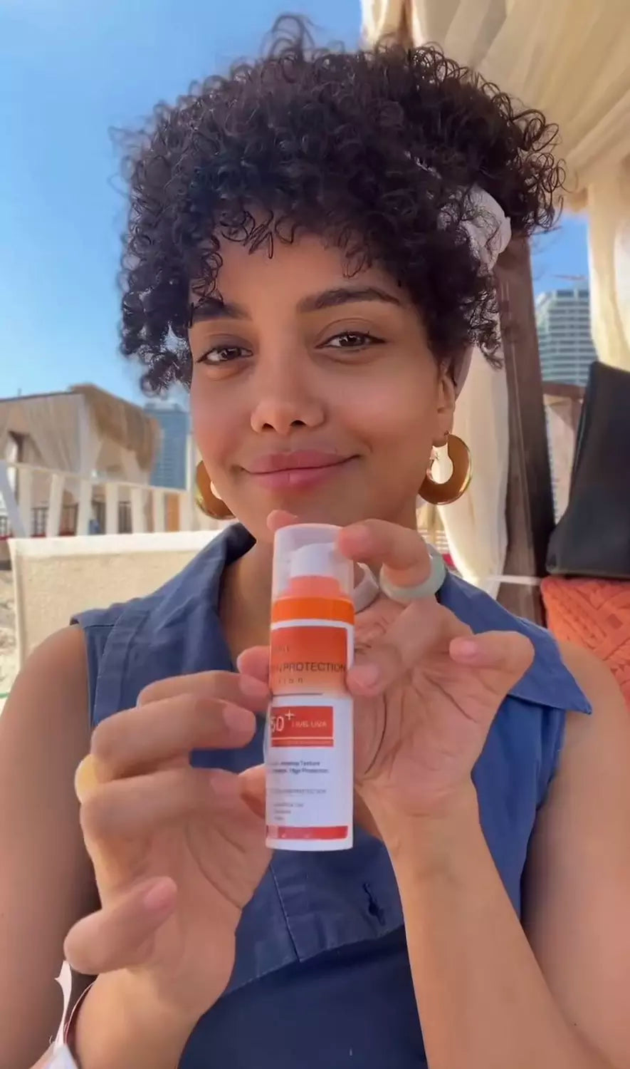 صن بروتيكشن لوشن صن سكرين طبي للحماية من اشعة الشمس SPF 50+ UVA / UVB بدون وايت كاست بدون ملمس دهني - مناسب كل انواع البشره حتي الدهنيه والحساسه