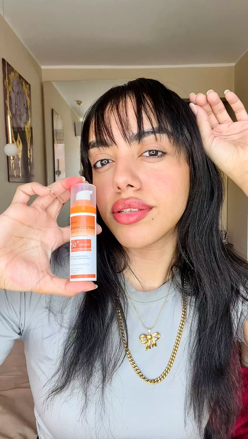 صن بروتيكشن لوشن صن سكرين طبي للحماية من اشعة الشمس SPF 50+ UVA / UVB بدون وايت كاست بدون ملمس دهني - مناسب كل انواع البشره حتي الدهنيه والحساسه